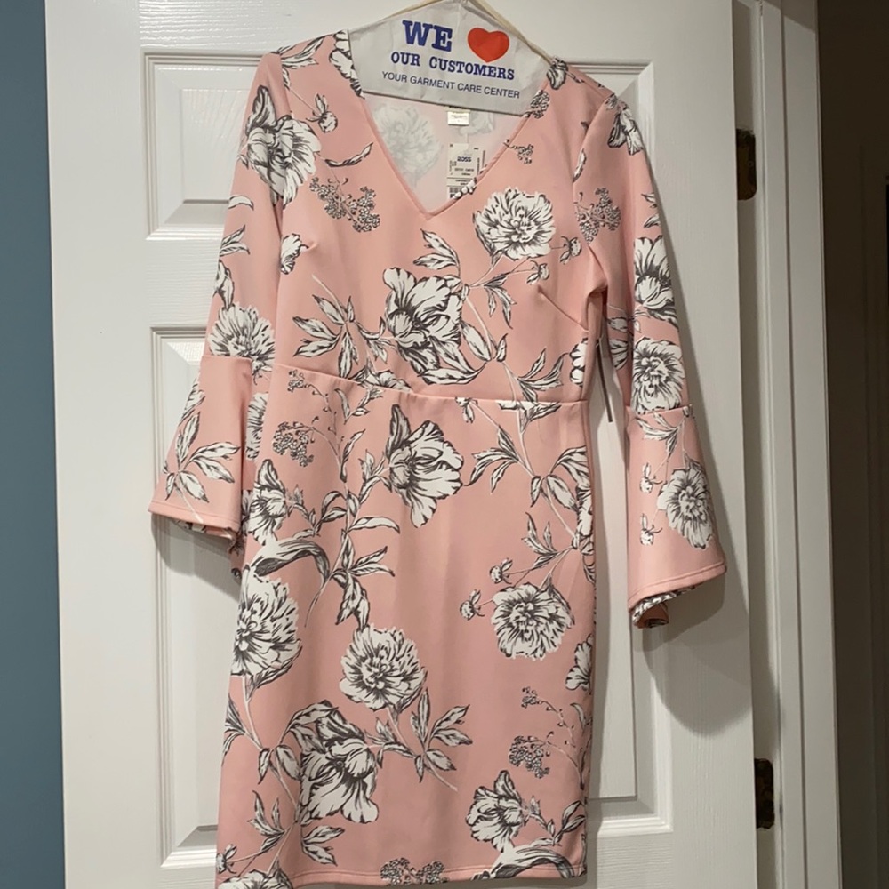Pretty in pink print dress!